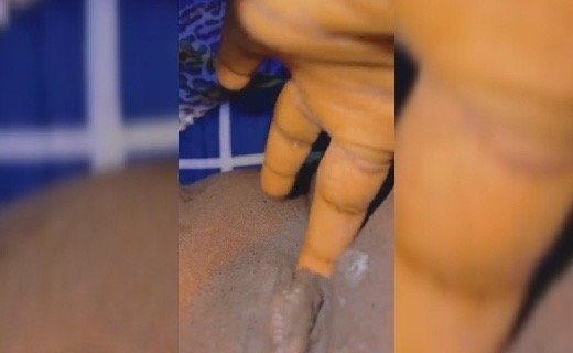 Fingering her wet pussy 